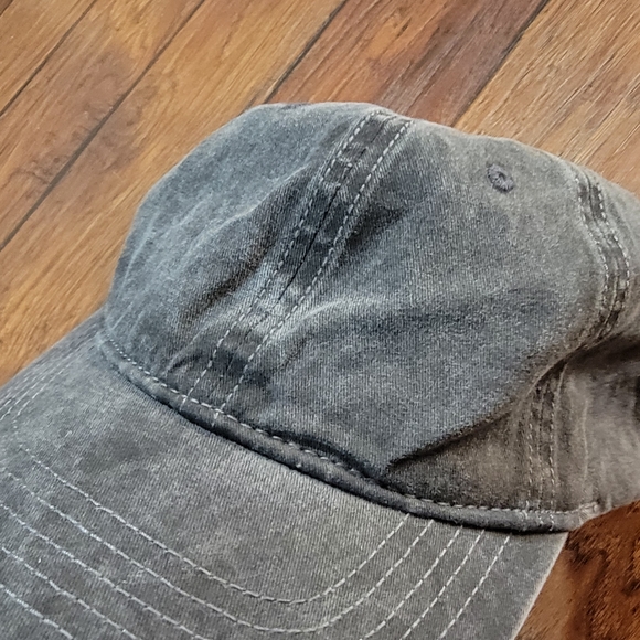 Baseball cap - Picture 7 of 7